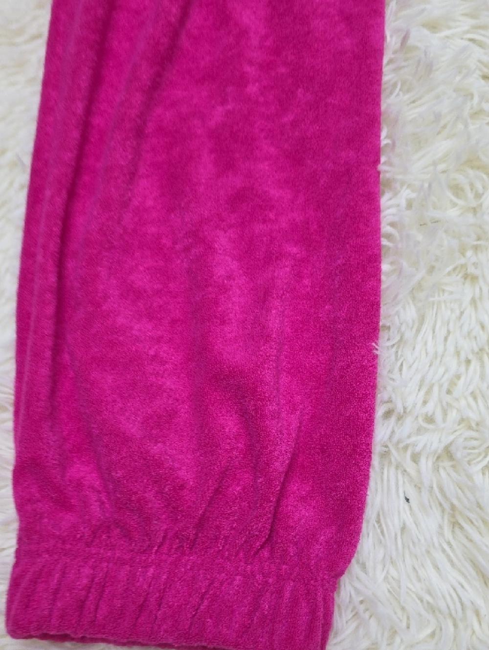 Juicy Couture Fuchsia Velour Pajama Set with Rhinestone Juicy Logo - Picture 5 of 10